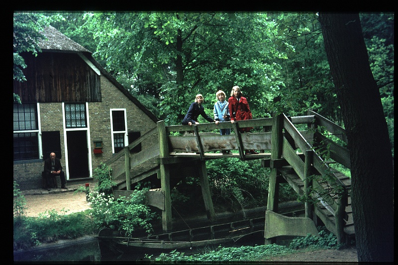 21.Arnhem mei 1974 Brigitte,Marion,Peter.JPG